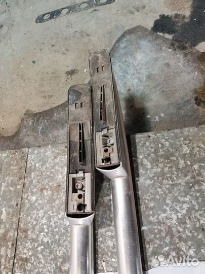 Левый рейлинг Volkswagen Touareg 2008Г