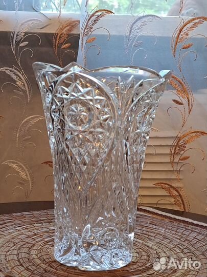 Ваза для цветов хрустальная