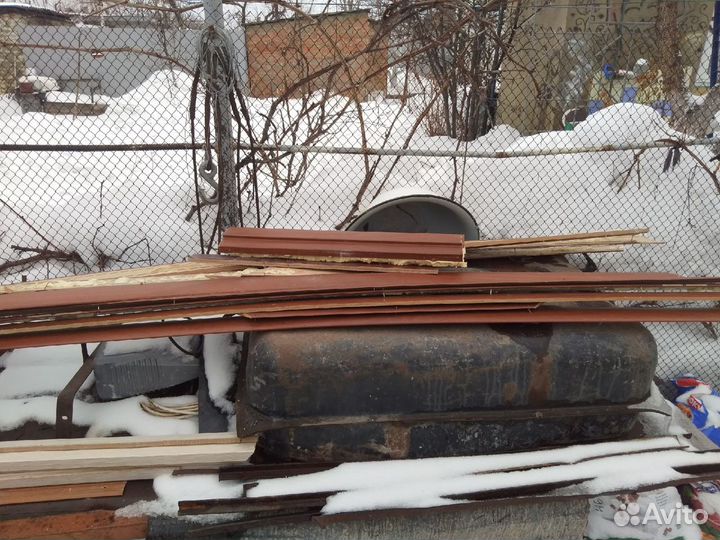 Дверь на ванную и туалет