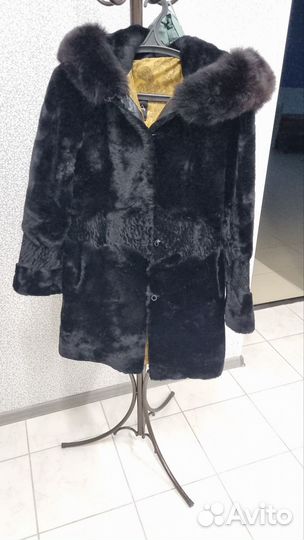 Шуба мутоновая с капюшоном