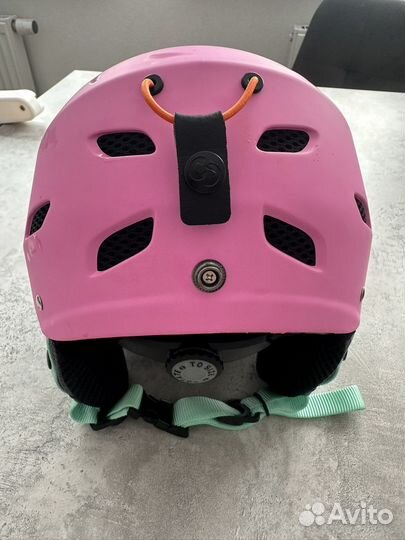 Горнолыжный шлем