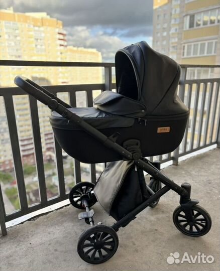 Коляска 3 в 1 с автолюлькой