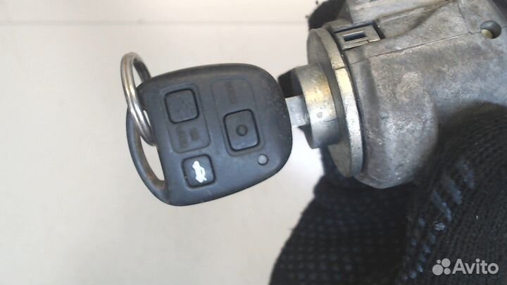 Замок зажигания Toyota Avensis 2, 2006