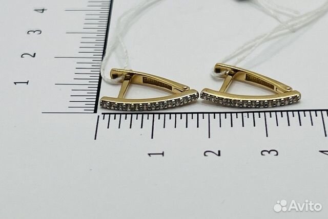 Золотые серьги с камнем