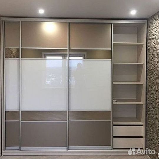 Шкаф с зеркалом