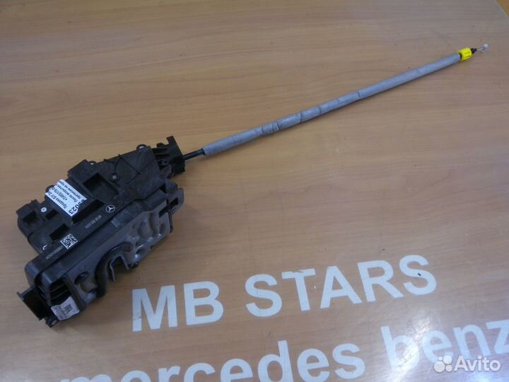 Замок двери передний правый Mercedes W213 W205 W22
