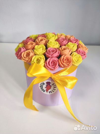 Розы из Белого Шоколада - 37 шт в Коробке