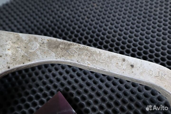 Рычаг передний верхний правый Infiniti G25 G35 G37