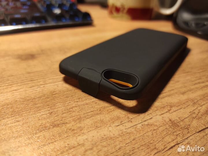 Чехол-батарея для iPhone 5/5s 2200мАч черный