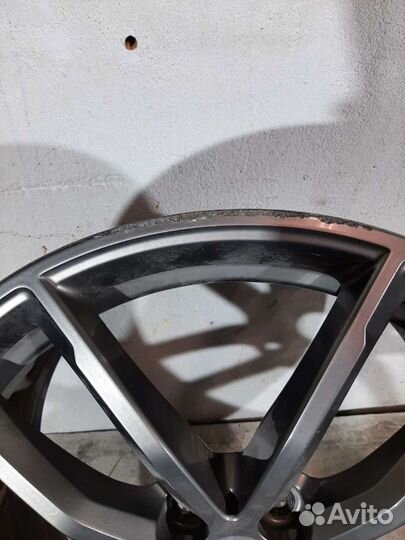 Диск литой R18 BMW 5 G30