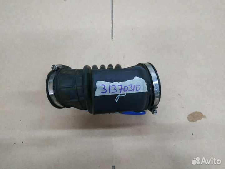 Volvo XC90 2015- XC60 патрубок воздушного фильтра