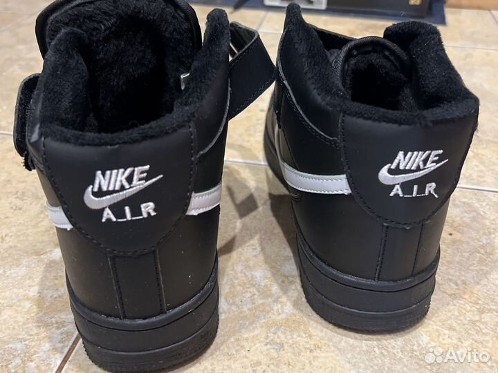 Кроссовки Nike