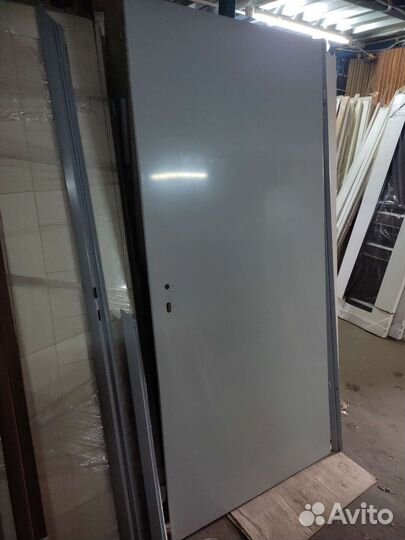 Двери металл серая эмаль м/м 980 на 2060