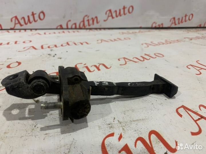 Ограничитель двери передний Ford Fiesta Mk5