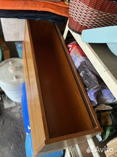 Полки навесные со стеклом