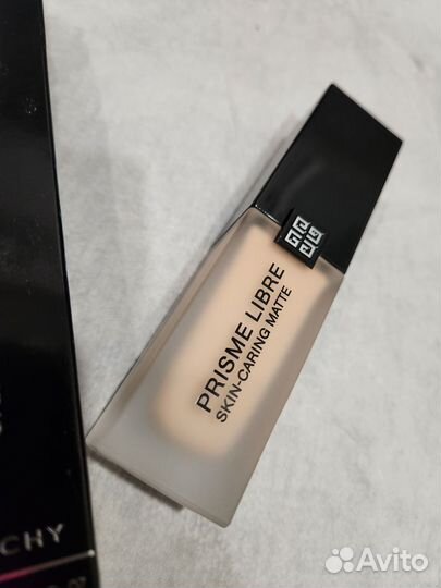 Тональный крем Givenchy Prisme Libre Matte 3-N250