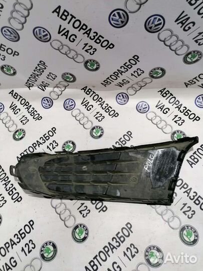 Решетка переднего бампера Фольксваген Поло 5