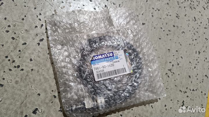 Датчик 7861-92-1620