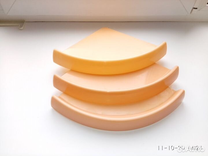 Угловая полка для ванной