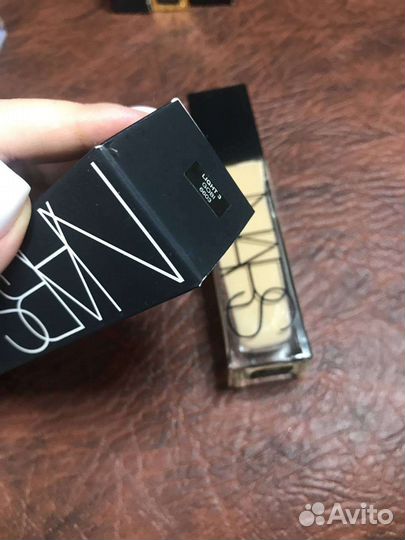 Крем тональный nars