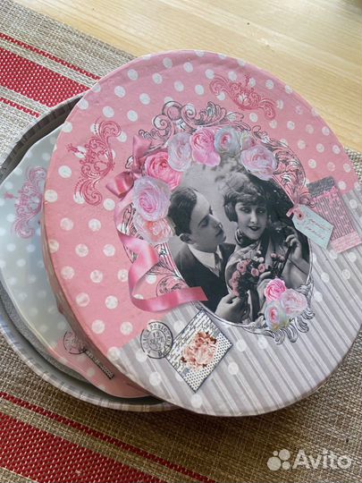 Набор тарелок в подарочной коробке