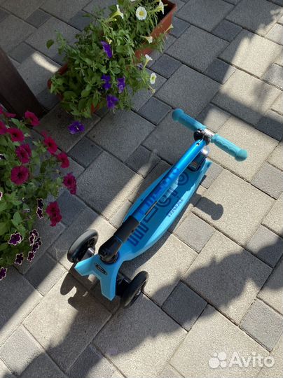 Самокат трехколесный
