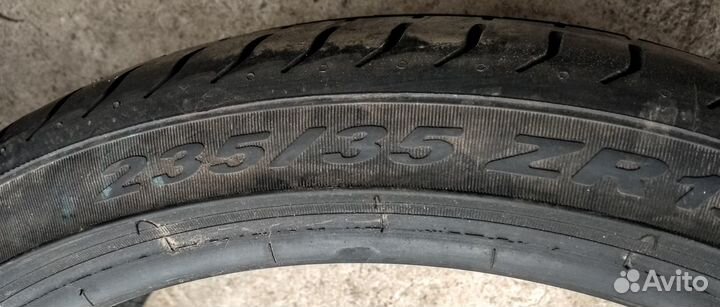Pirelli P Zero 235/35 R19