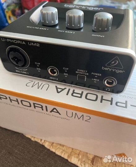Звуковая карта behringer u phoria um2