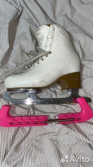 Коньки edea 225,с коробкой risport