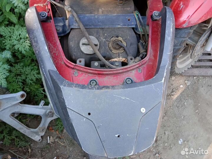 Багажник на скутер