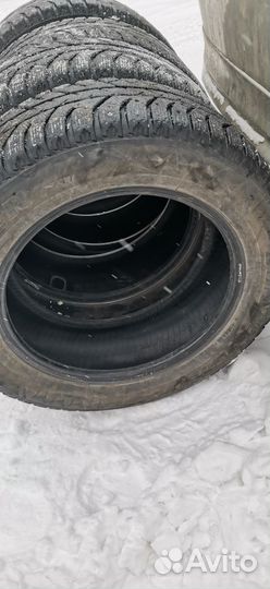 Bridgestone Ice Cruiser 7000 205/60 R16 92T