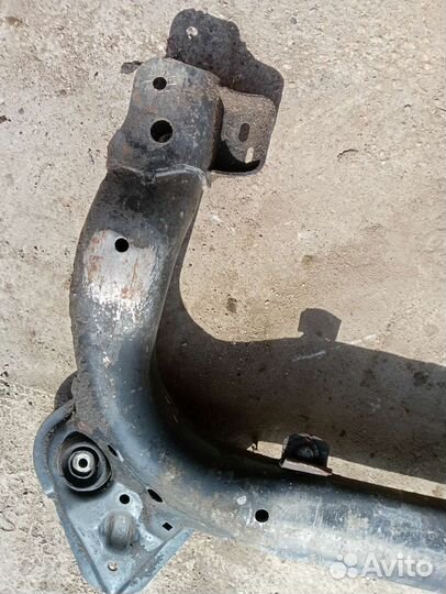 Передний подрамник Audi A6C4,100 С4