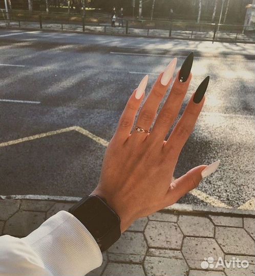 Маникюр педикюр