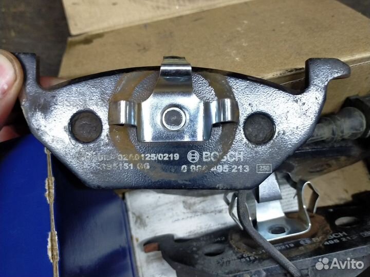 Тормозные колодки передние на volkswagen golf 6