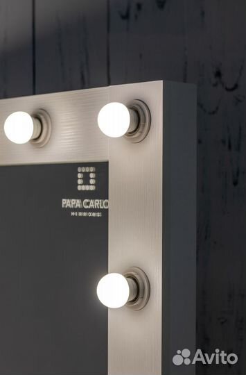 Гримерное зеркало с подсветкой