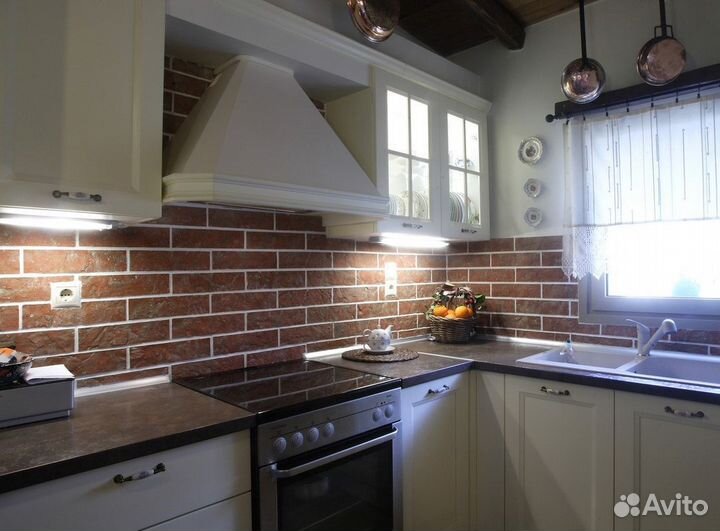 Гибкий кирпич на сетке с пленкой