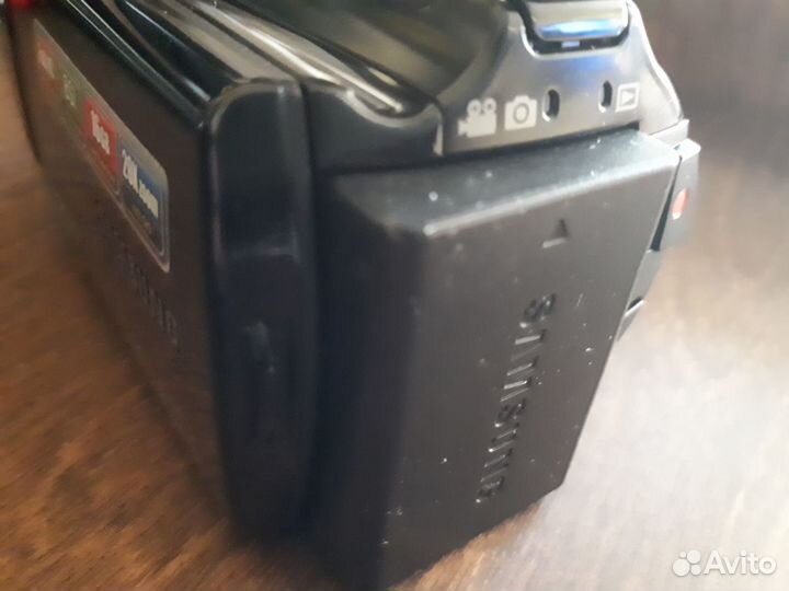 Видеокамера Samsung HMX-H200