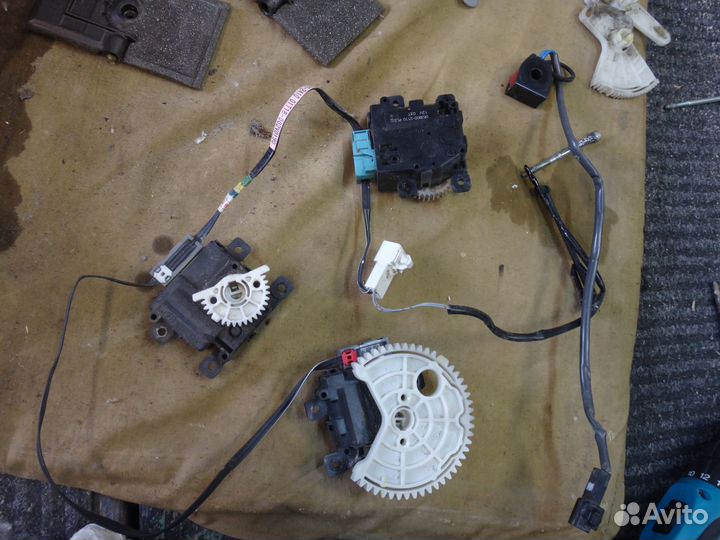 Тойота Моторчик заслонки отопителя toyota