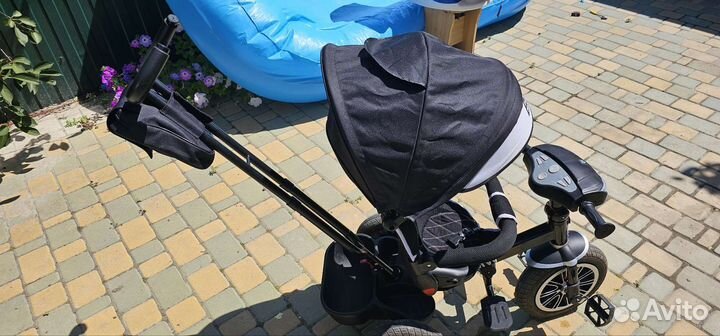 Трехколесный велосипед BMW