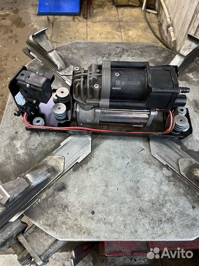 Компрессор пневмоподвески бмв f01 02