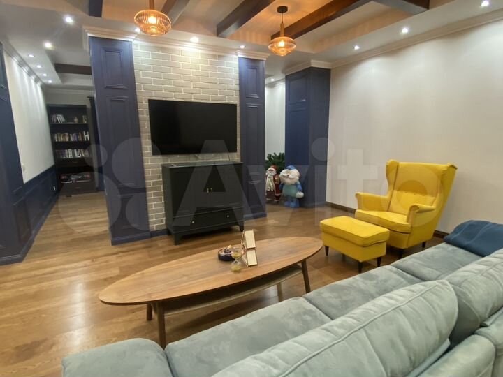 Дом 500 м² на участке 11 сот.