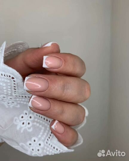 Маникюр с покрытием гель-лаком