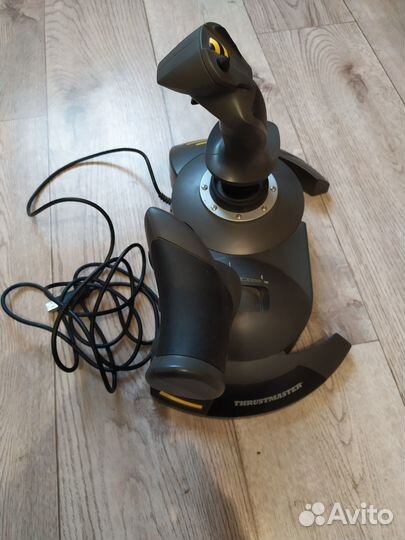 Джойстик Thrustmaster