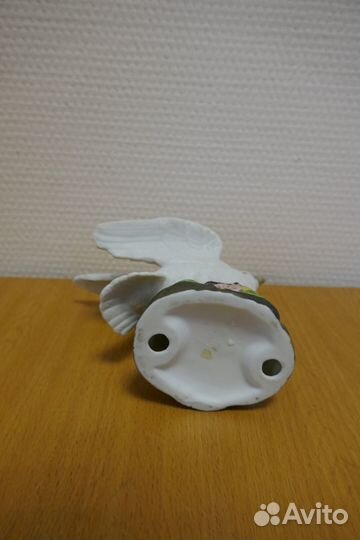 Фарфоровая статуэтка Голубь. Бисквит. 13см