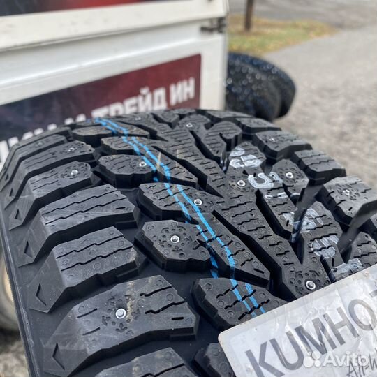 Kumho WinterCraft Ice Wi32 215/50 R17