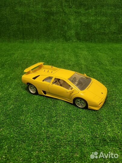 Модель авто Lamborgini Diablo 1/18 Burago