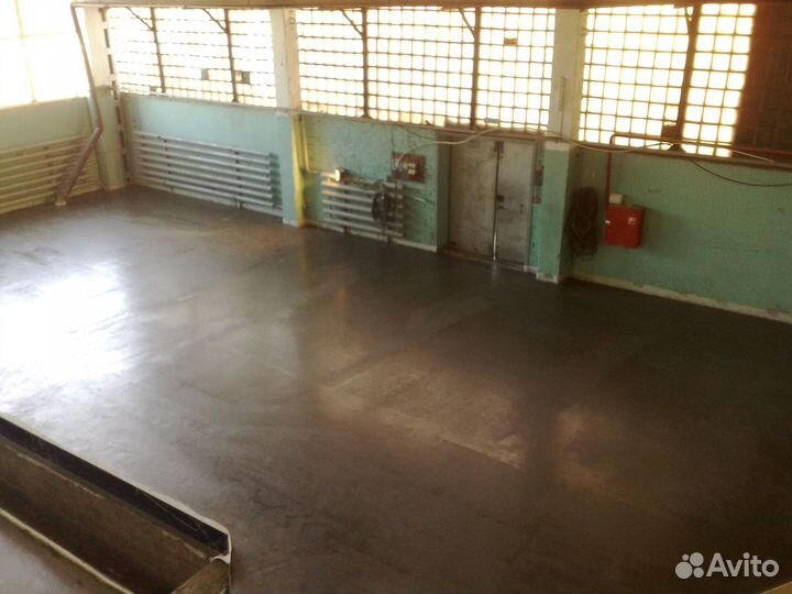 Бетонная стяжка с топпингом в гараже