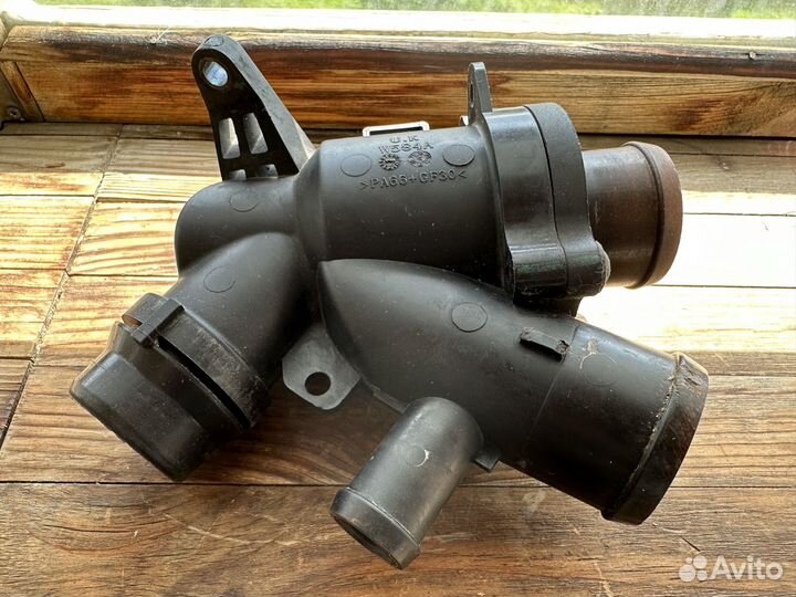 Термостат Jaguar xf aj812976