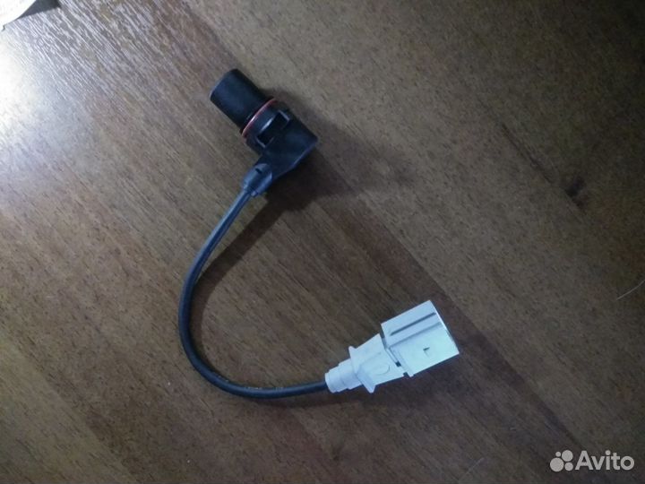 Датчик положения коленвала Шкода