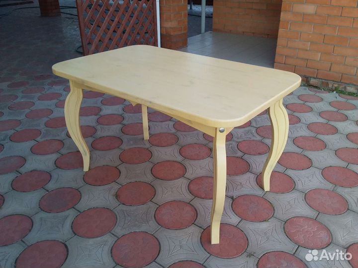 Стол обеденный деревянный